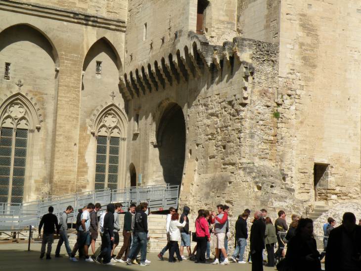  Palais des Papes, machicoulis